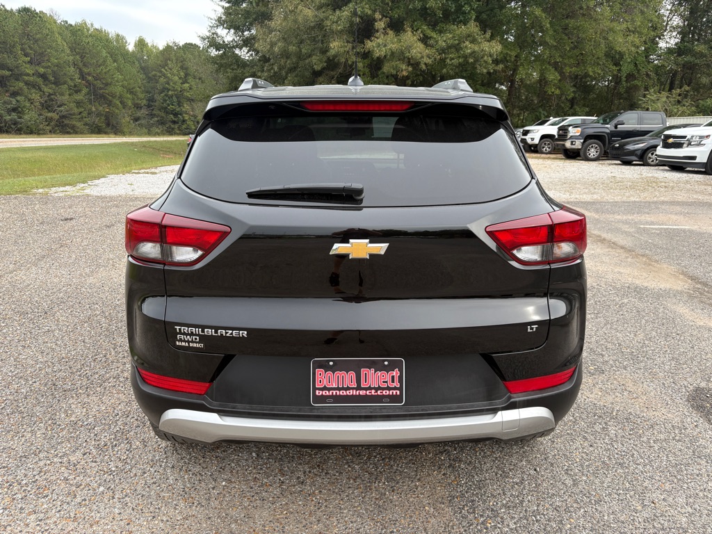 Photo 3 of this CHEVROLET TRAILBLAZER