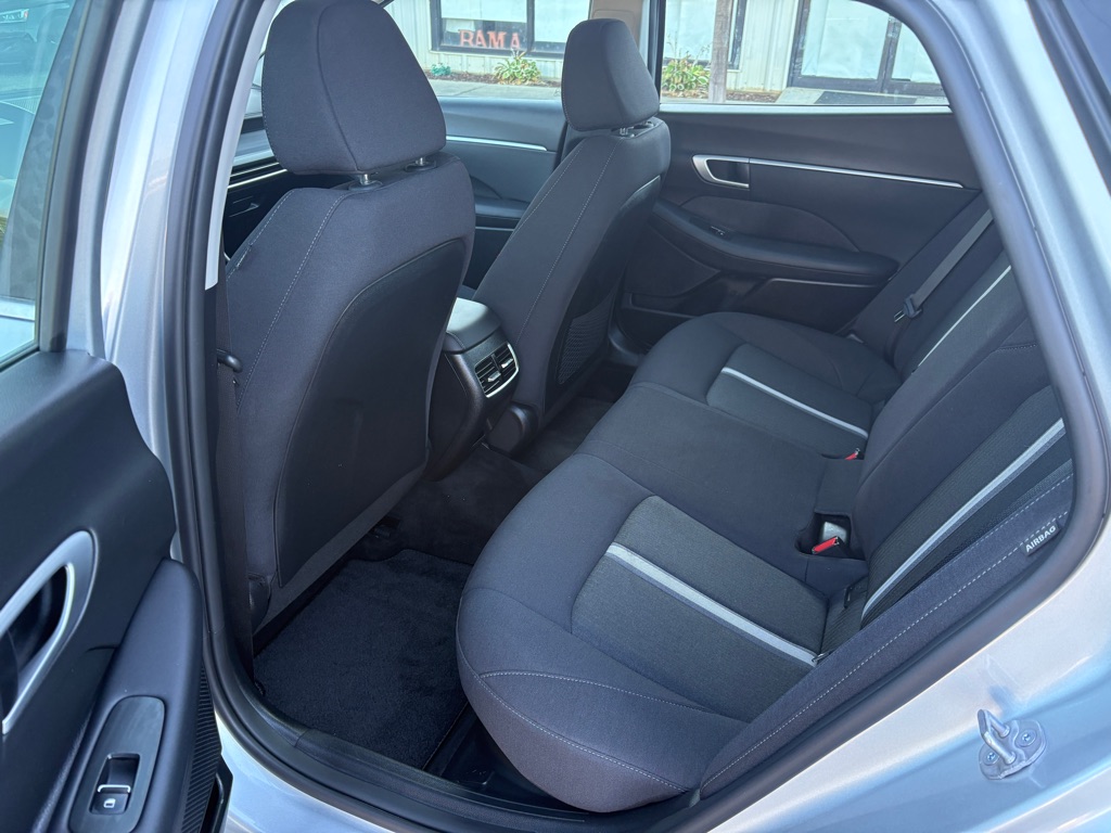 Photo 5 of this HYUNDAI SONATA