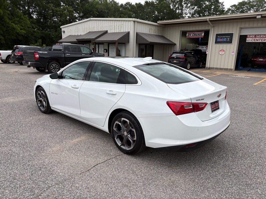 Photo 3 of this CHEVROLET MALIBU