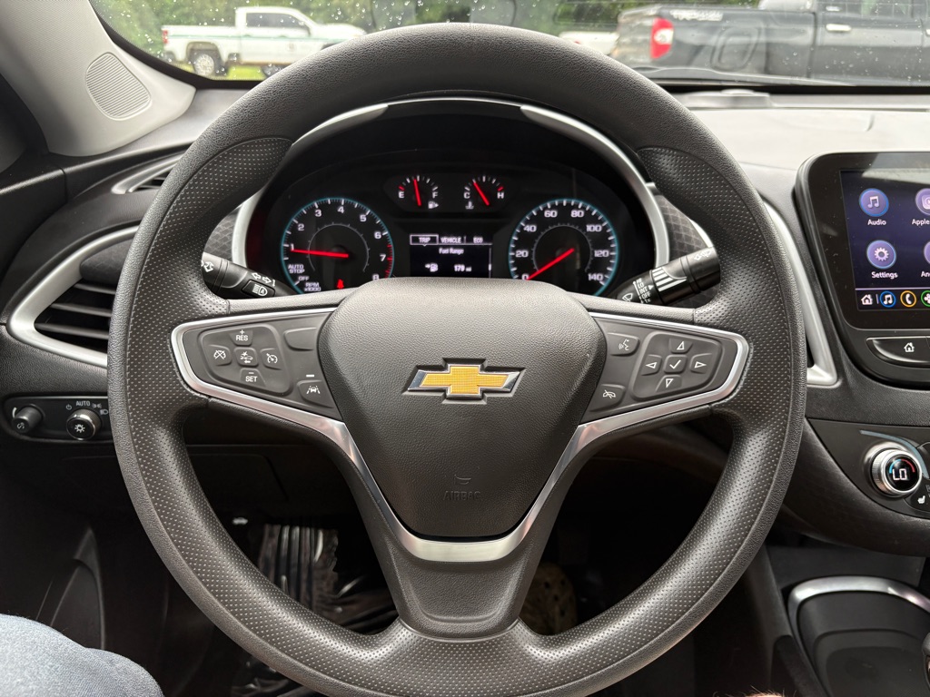 Photo 7 of this CHEVROLET MALIBU