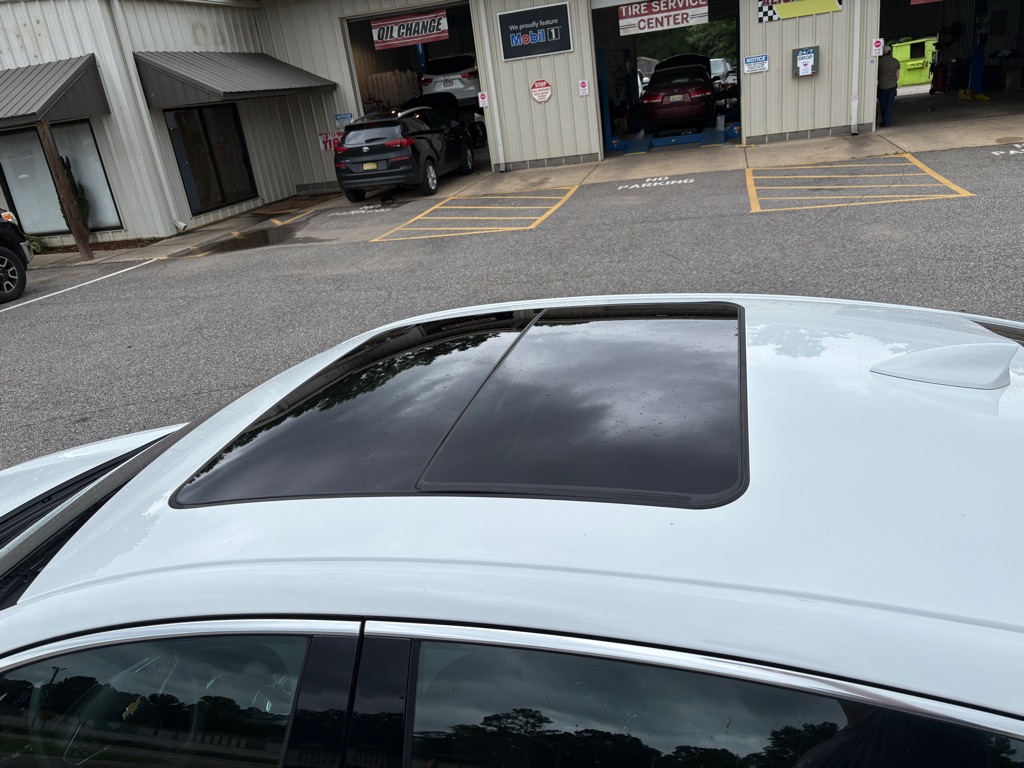 Photo 4 of this CHEVROLET MALIBU