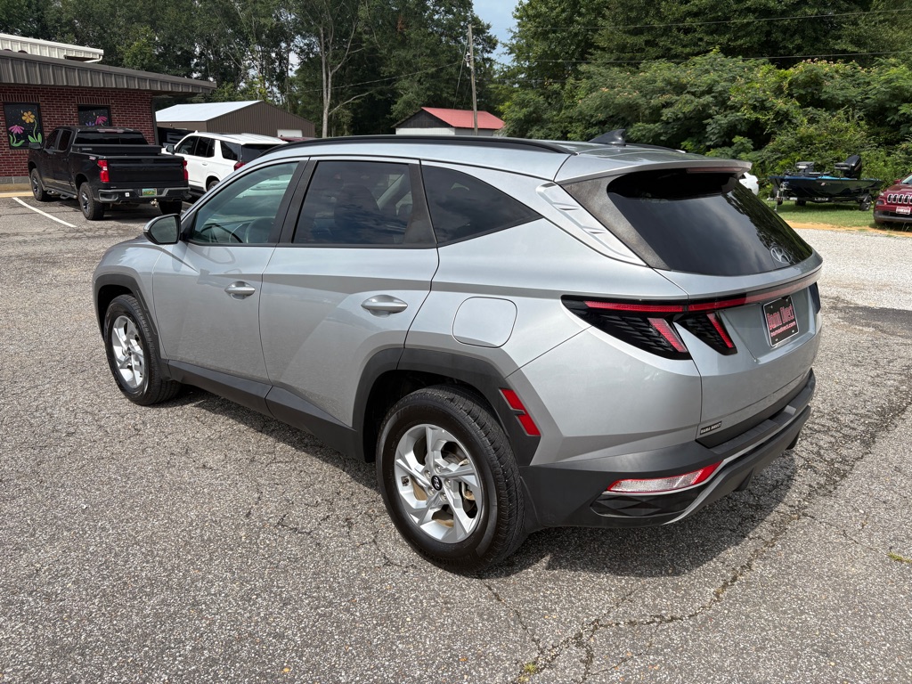 Photo 3 of this HYUNDAI TUCSON