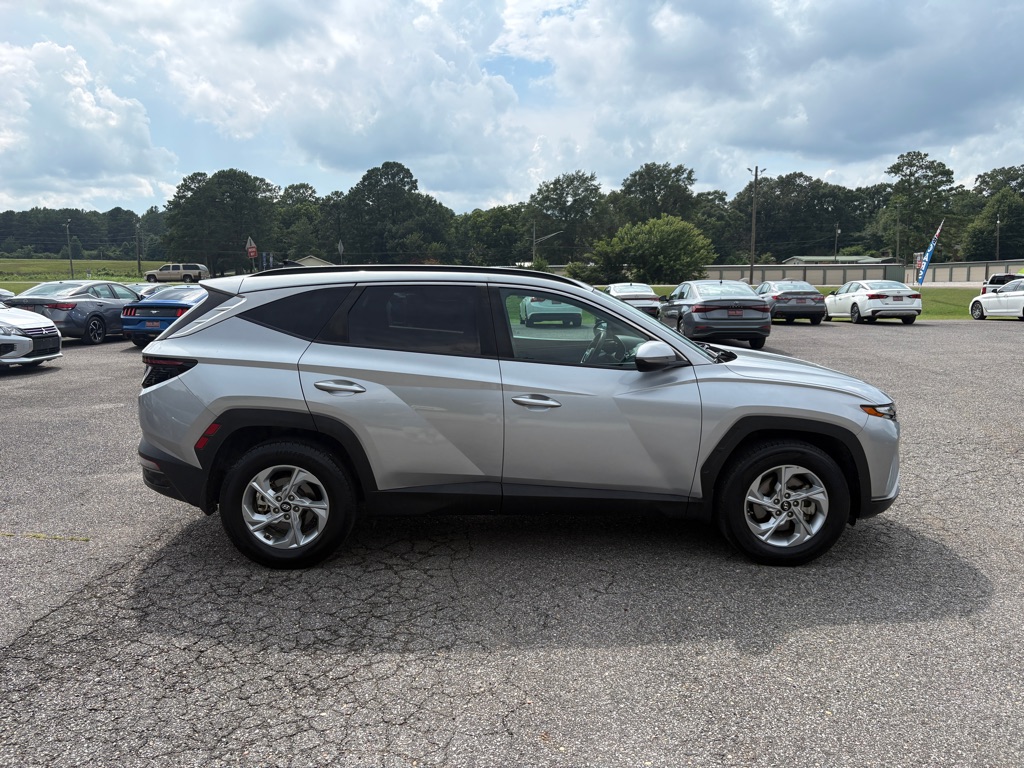 Photo 2 of this HYUNDAI TUCSON