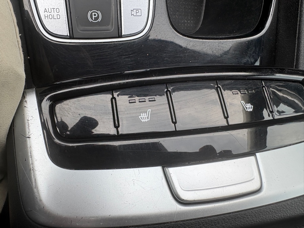 Photo 10 of this HYUNDAI TUCSON