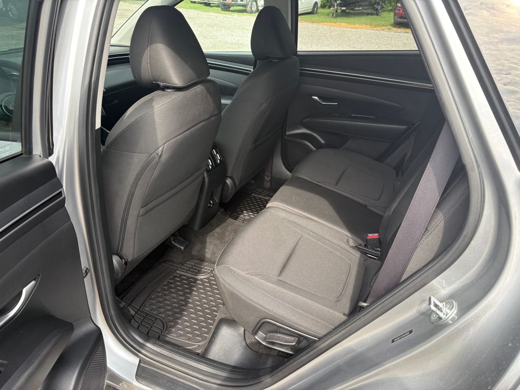Photo 4 of this HYUNDAI TUCSON