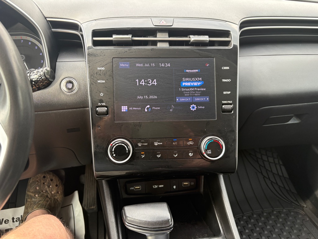 Photo 8 of this HYUNDAI TUCSON