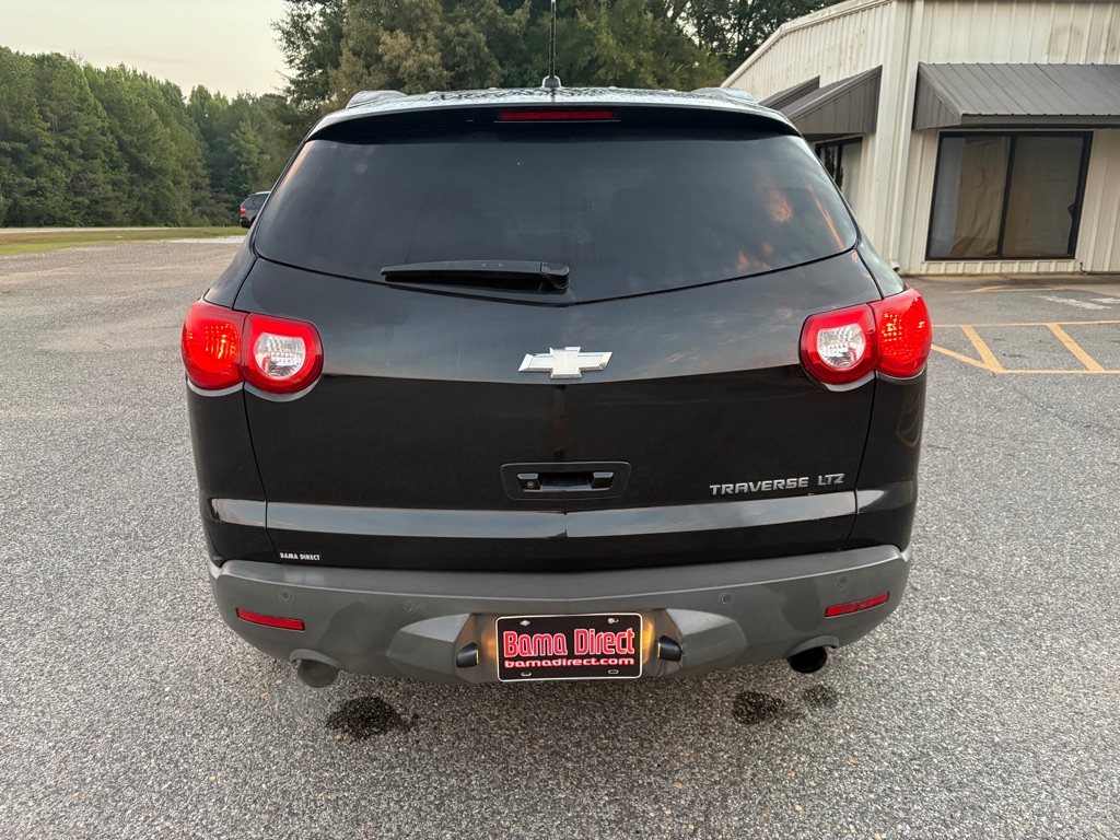 Photo 3 of this CHEVROLET TRAVERSE