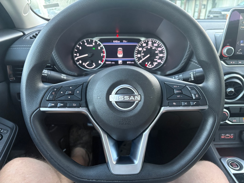 Photo 6 of this NISSAN SENTRA