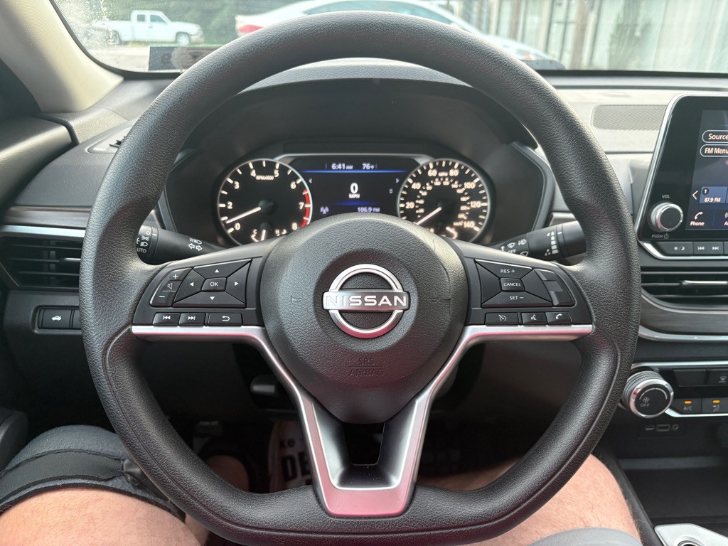 Photo 7 of this NISSAN ALTIMA