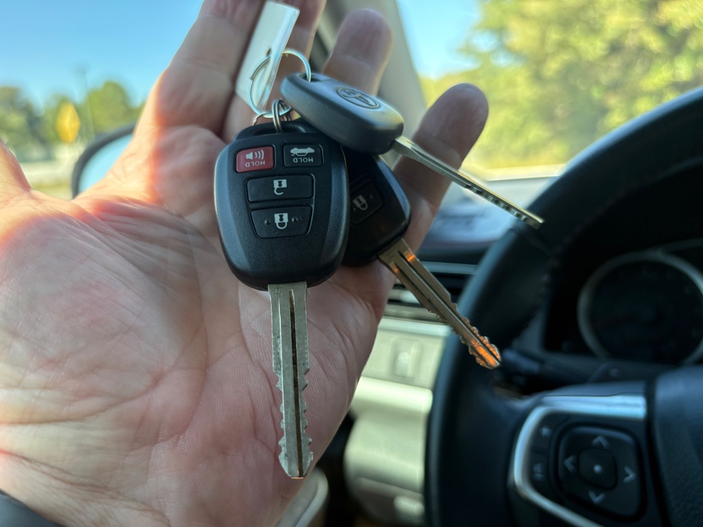 Photo 13 of this TOYOTA CAMRY