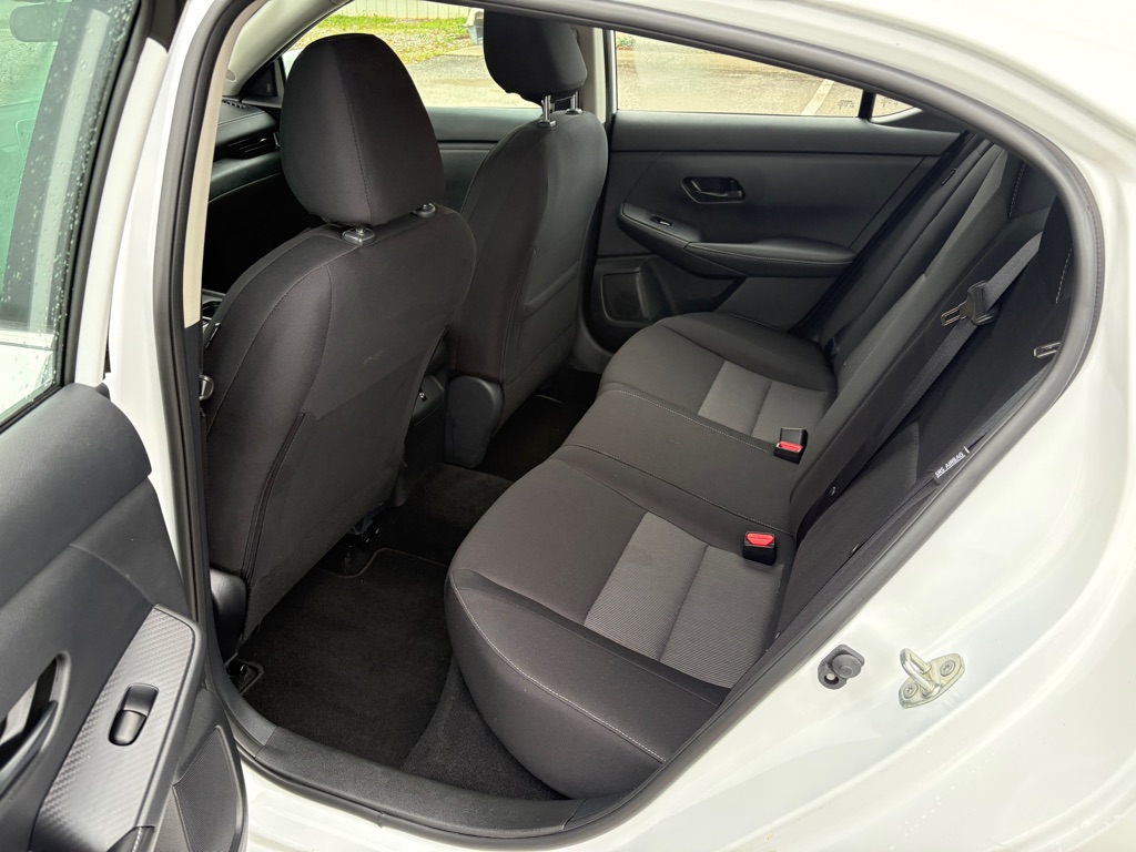 Photo 4 of this NISSAN SENTRA