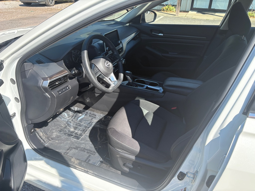 Photo 6 of this NISSAN ALTIMA