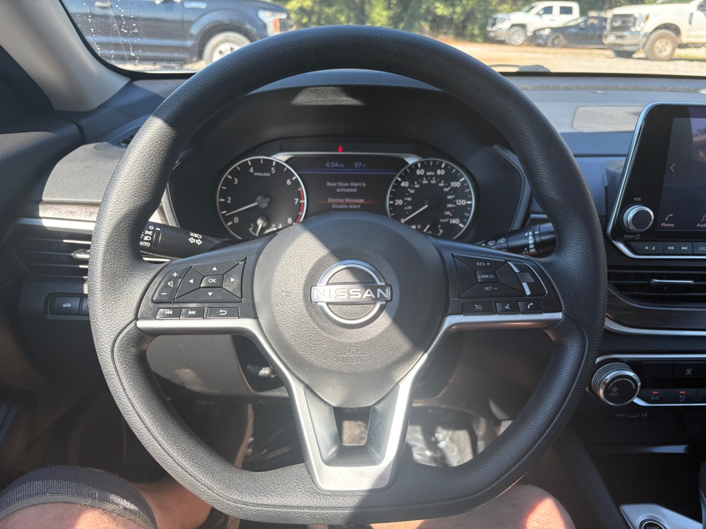 Photo 7 of this NISSAN ALTIMA