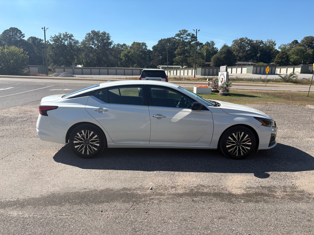 Photo 2 of this NISSAN ALTIMA