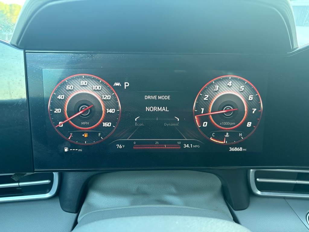 Photo 7 of this HYUNDAI ELANTRA
