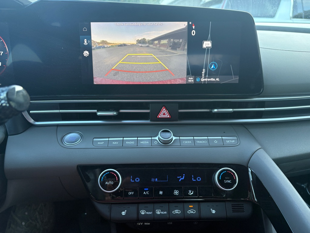 Photo 9 of this HYUNDAI ELANTRA