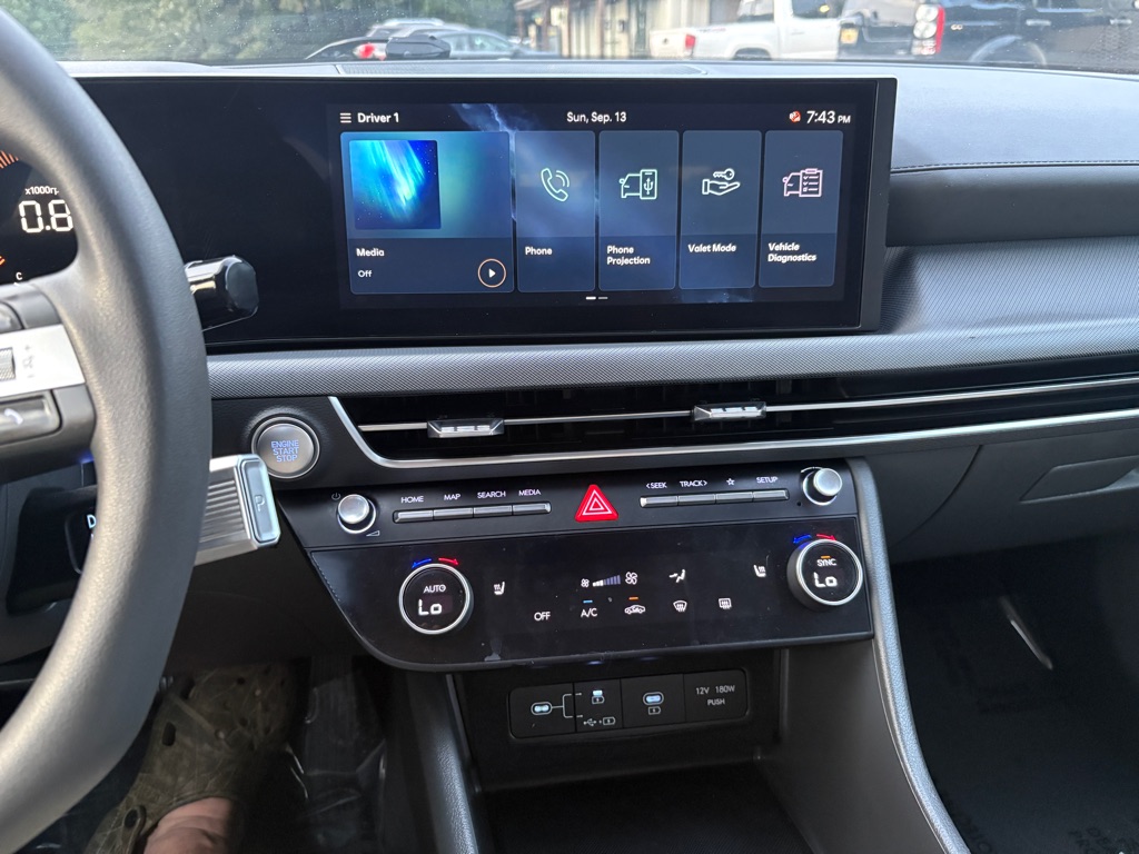 Photo 8 of this HYUNDAI SONATA