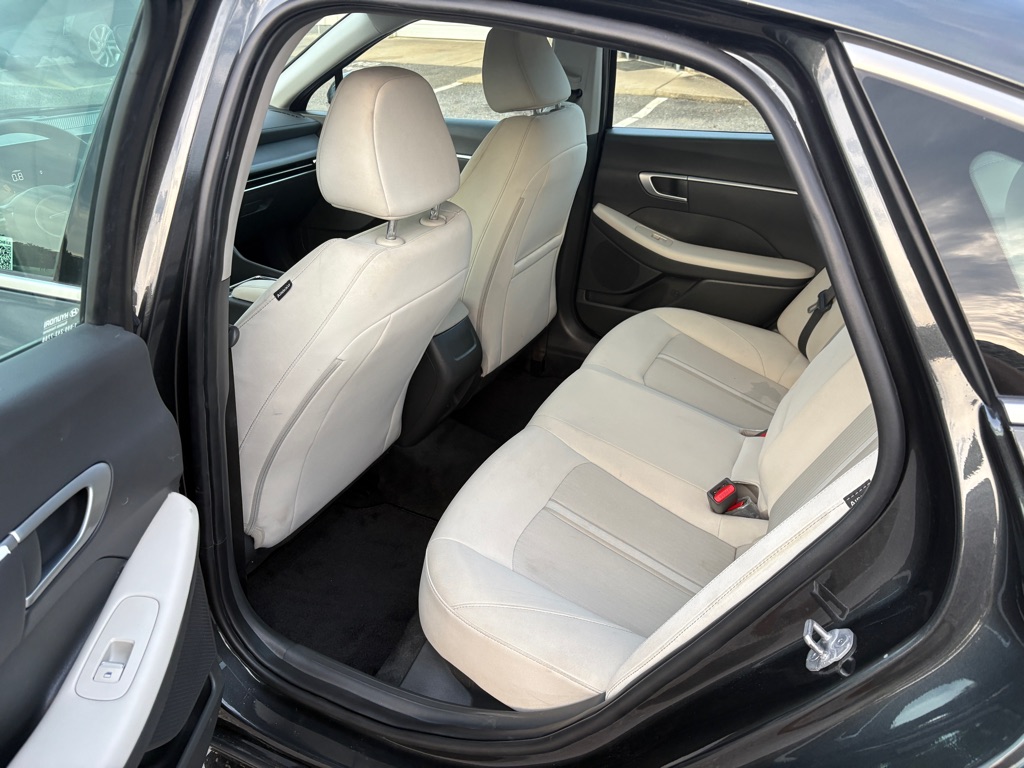 Photo 4 of this HYUNDAI SONATA
