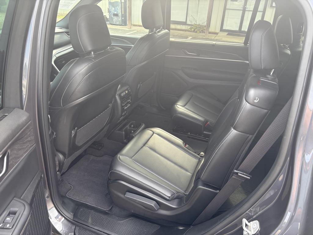 Photo 7 of this JEEP GRAND CHEROKEE
