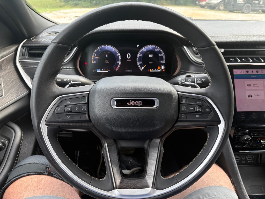 Photo 9 of this JEEP GRAND CHEROKEE