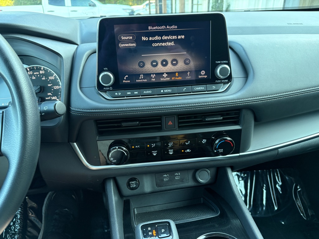 Photo 10 of this NISSAN ROGUE