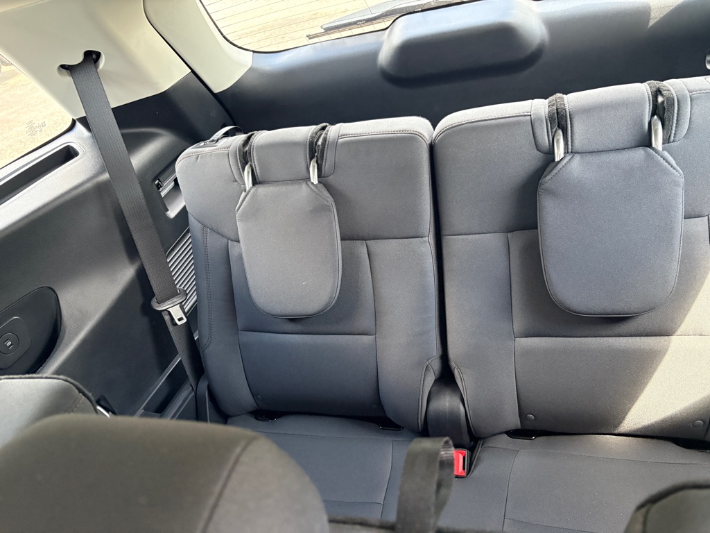 Photo 6 of this FORD EXPLORER