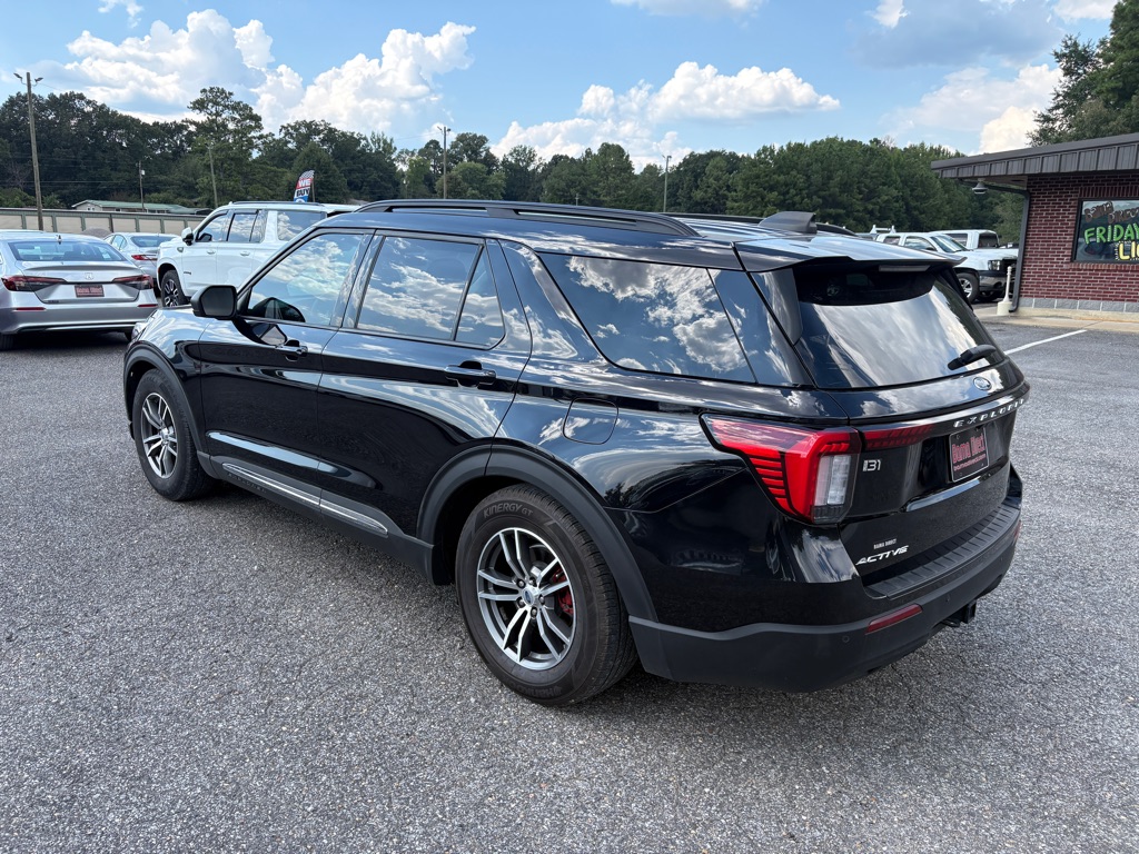 Photo 4 of this FORD EXPLORER