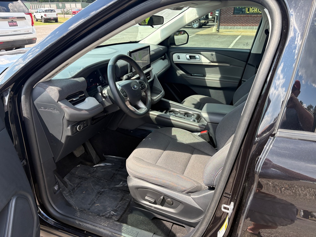 Photo 8 of this FORD EXPLORER