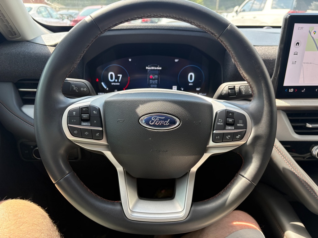 Photo 9 of this FORD EXPLORER