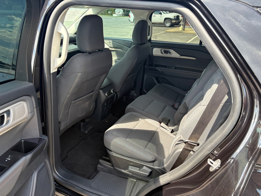 Photo 7 of this FORD EXPLORER