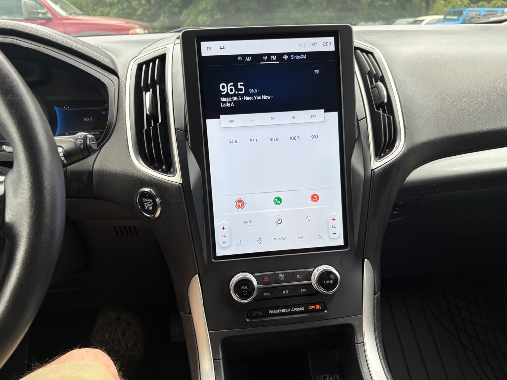 Photo 9 of this FORD EDGE