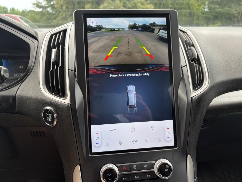 Photo 10 of this FORD EDGE