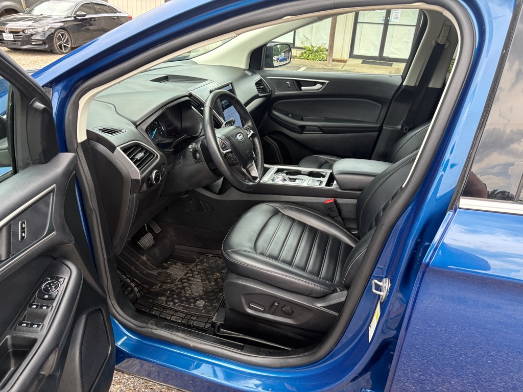 Photo 6 of this FORD EDGE