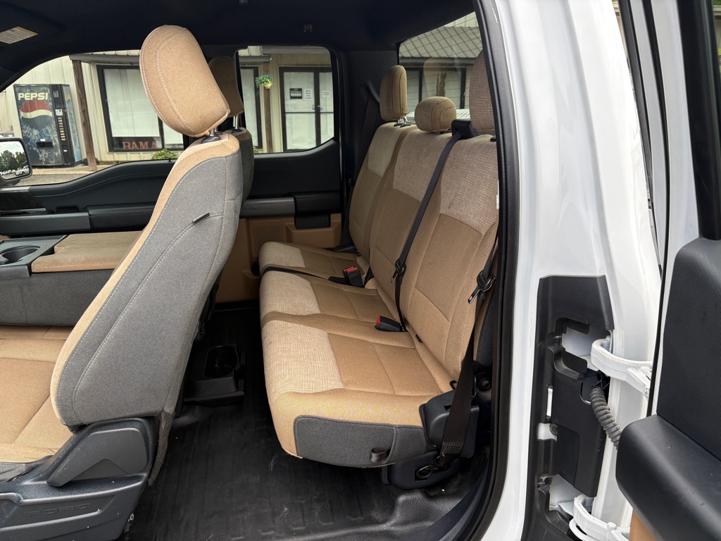 Photo 5 of this FORD F150
