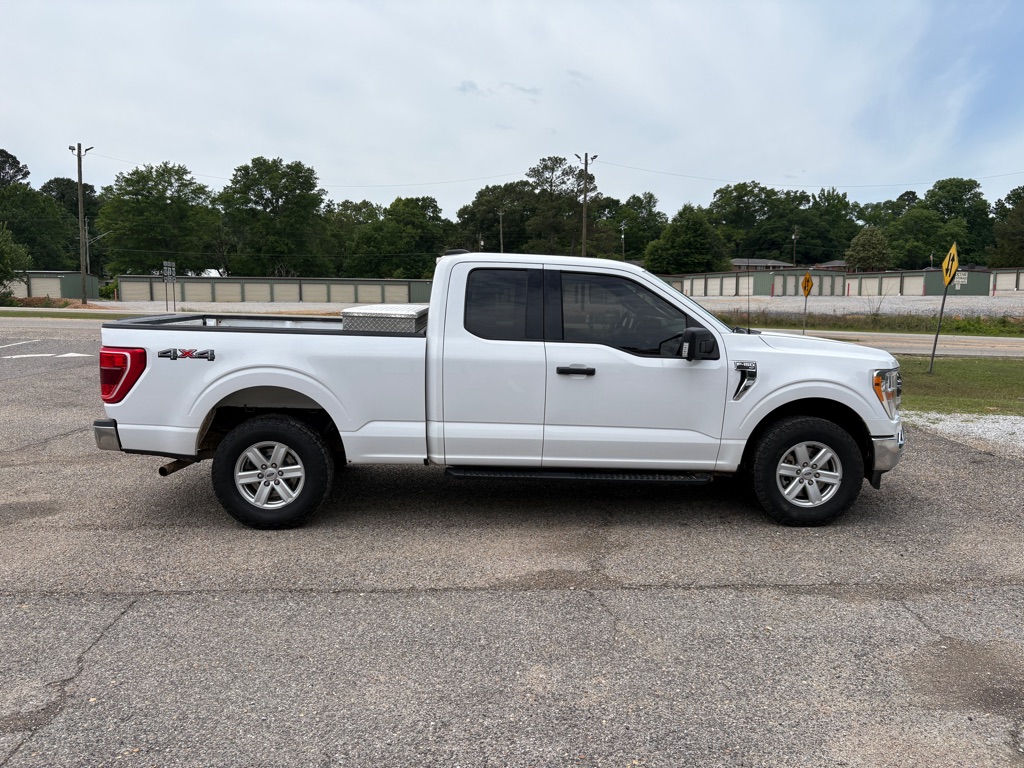 Photo 2 of this FORD F150
