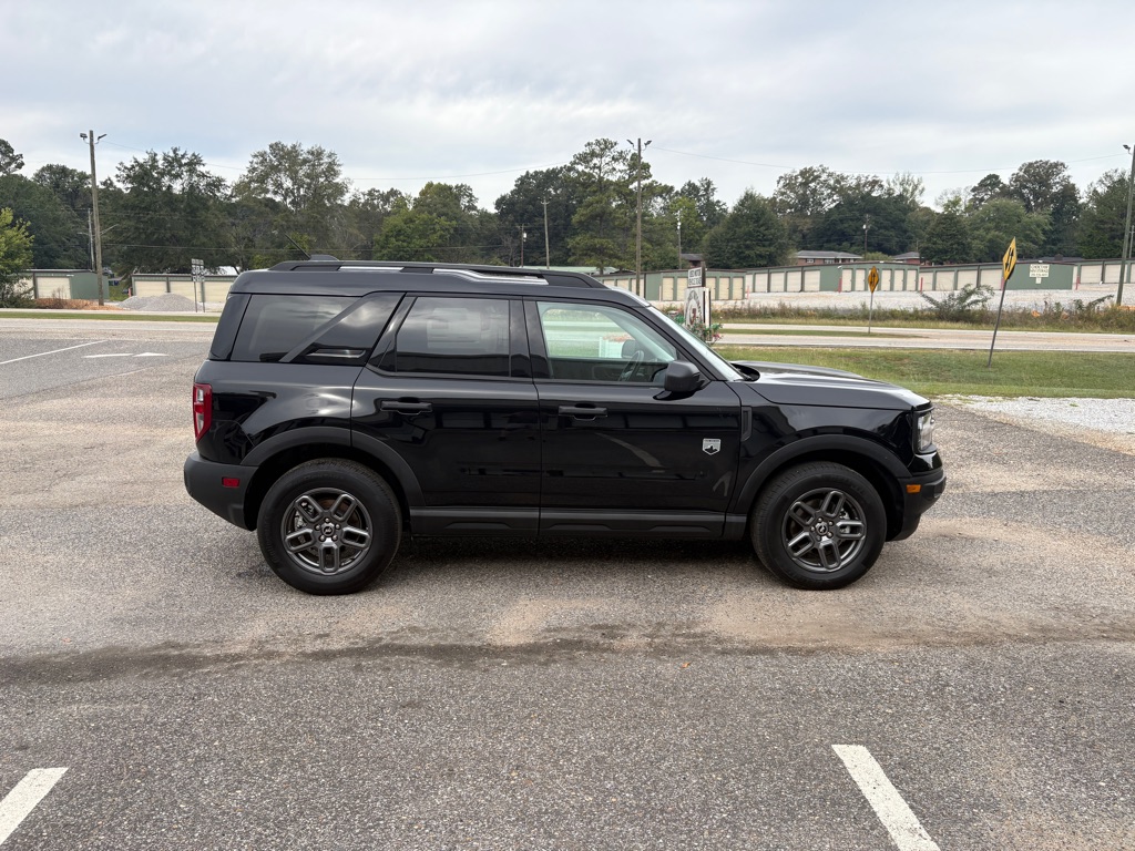 Photo 2 of this FORD BRONCO SPORT