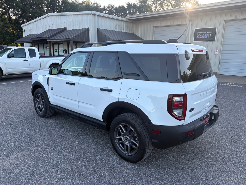 Photo 4 of this FORD BRONCO SPORT