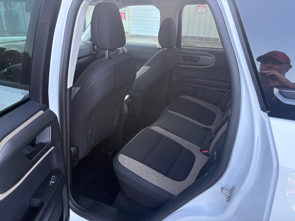 Photo 6 of this FORD BRONCO SPORT