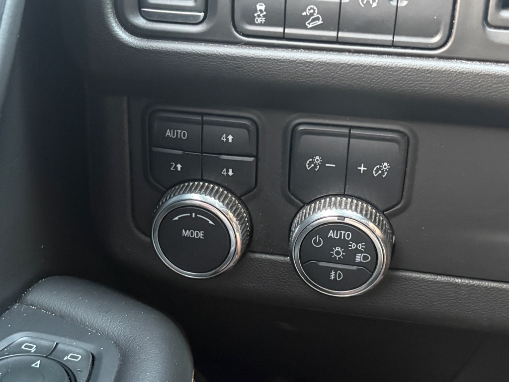 Photo 11 of this GMC YUKON XL