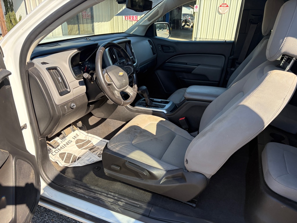 Photo 6 of this CHEVROLET COLORADO