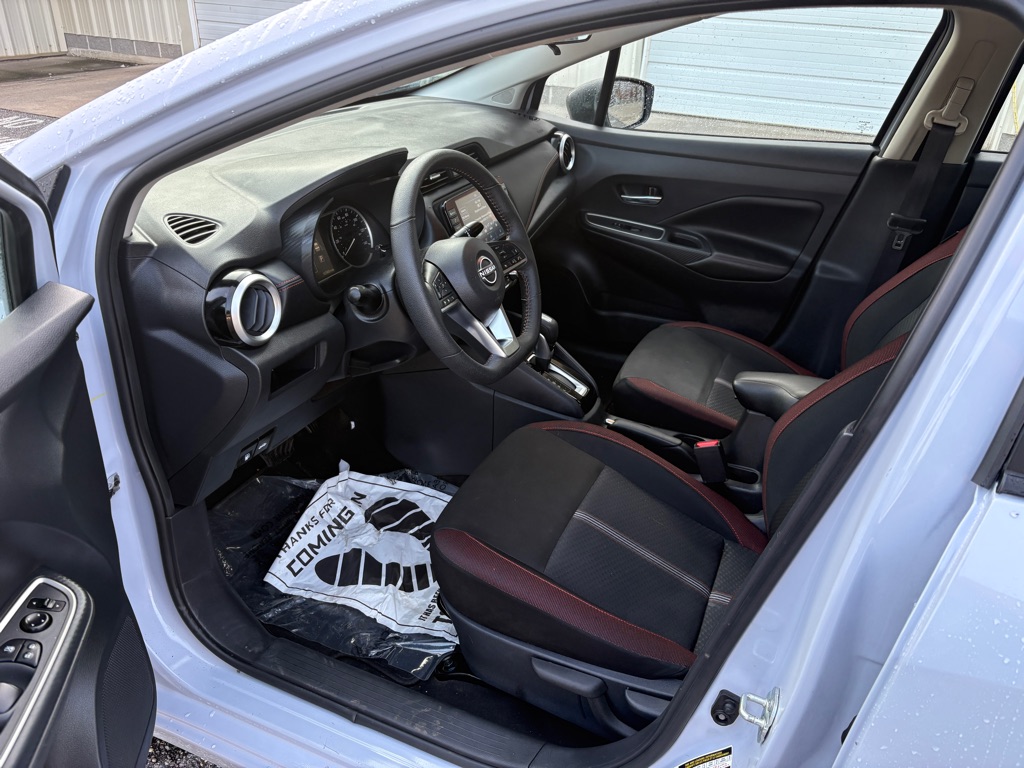 Photo 6 of this NISSAN VERSA
