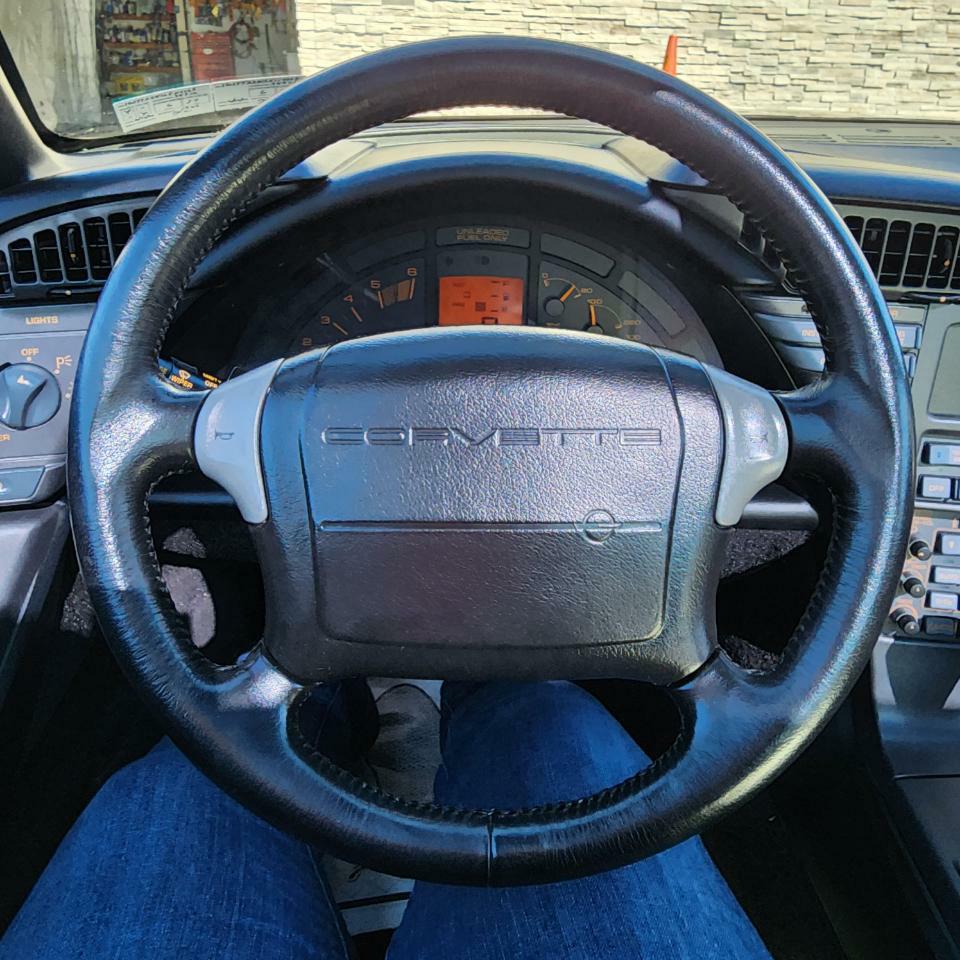 Photo 7 of this CHEVROLET CORVETTE