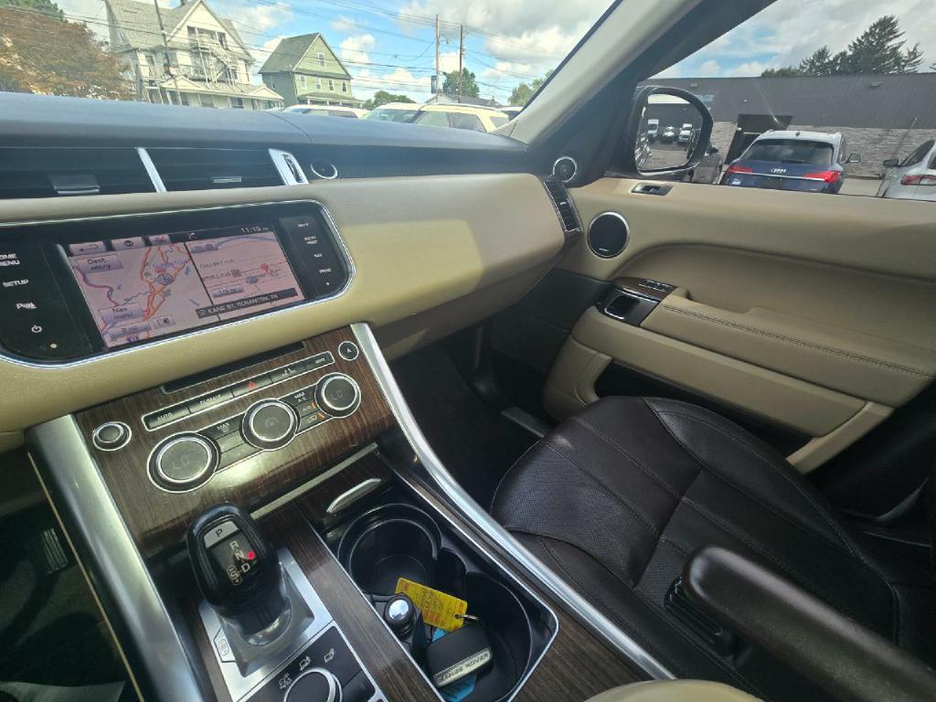 Photo 12 of this LAND ROVER RANGE ROVER SPO