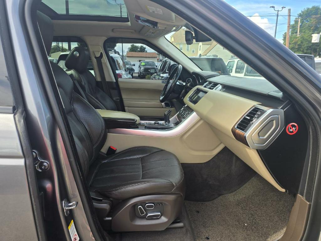Photo 16 of this LAND ROVER RANGE ROVER SPO