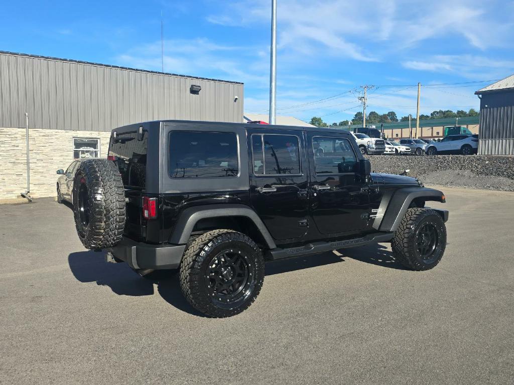 Photo 5 of this JEEP WRANGLER