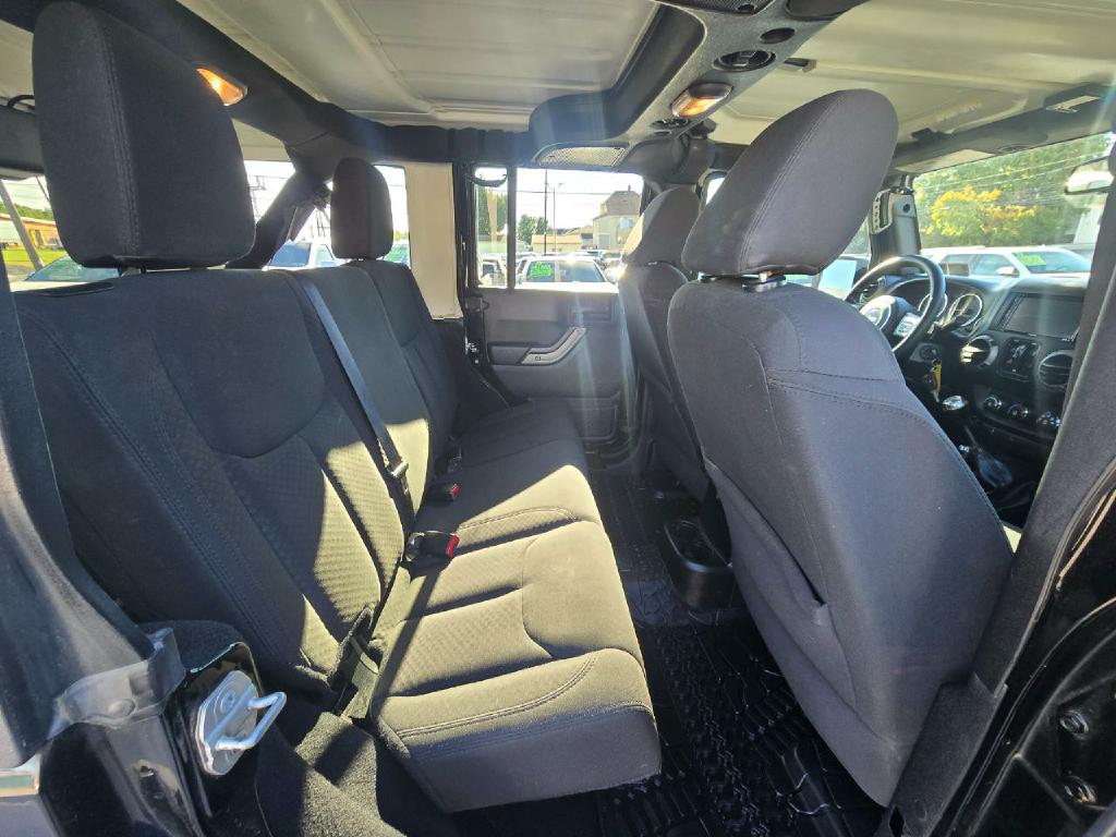 Photo 14 of this JEEP WRANGLER