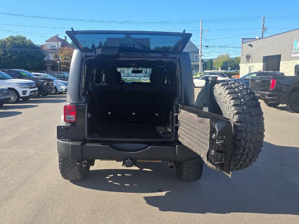 Photo 16 of this JEEP WRANGLER