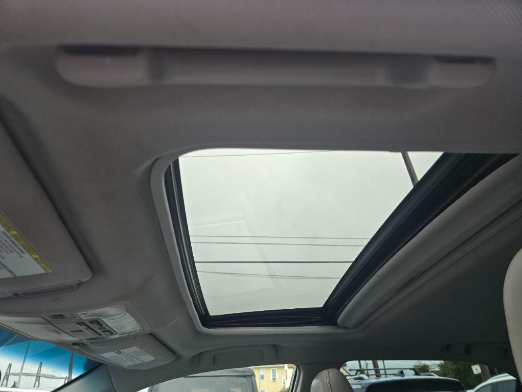 Photo 13 of this TOYOTA CAMRY