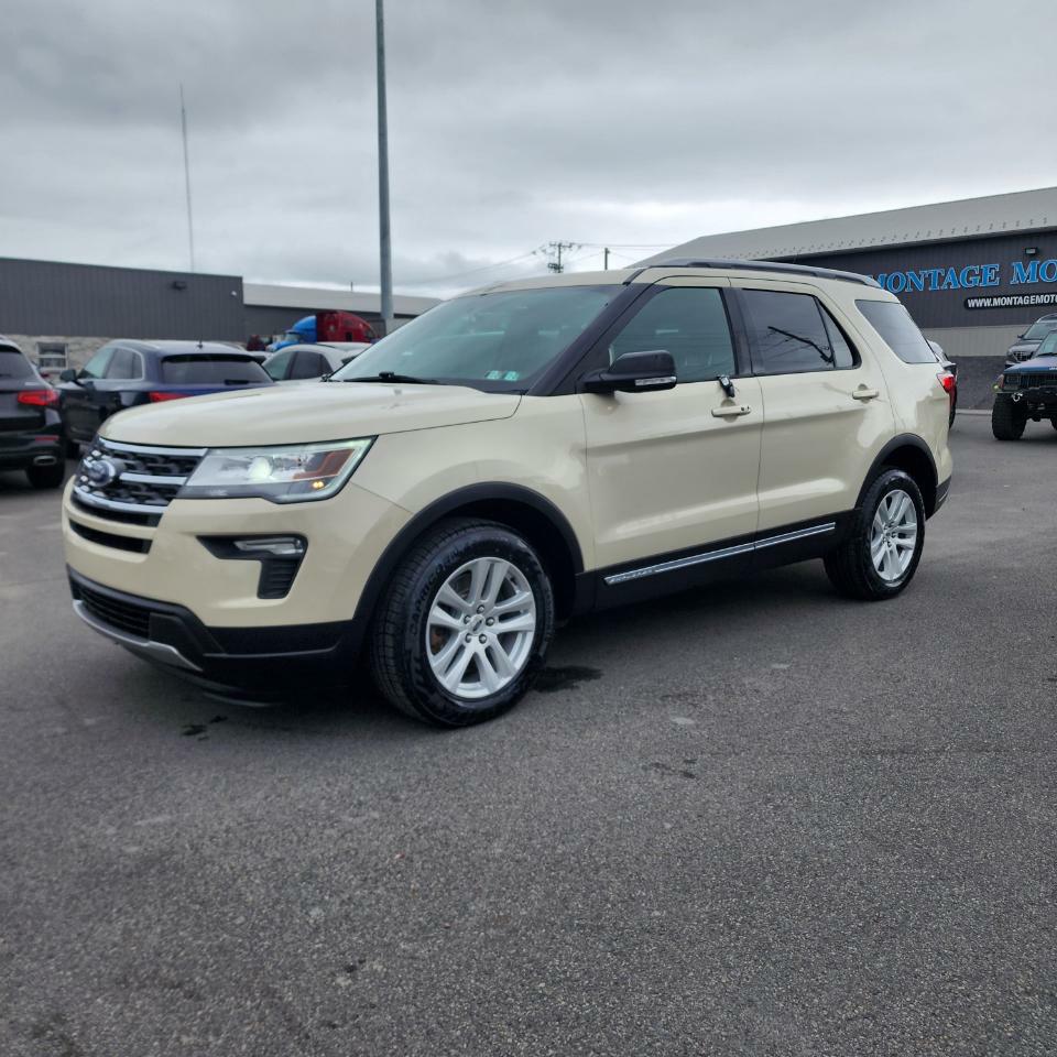 Photo 3 of this FORD EXPLORER