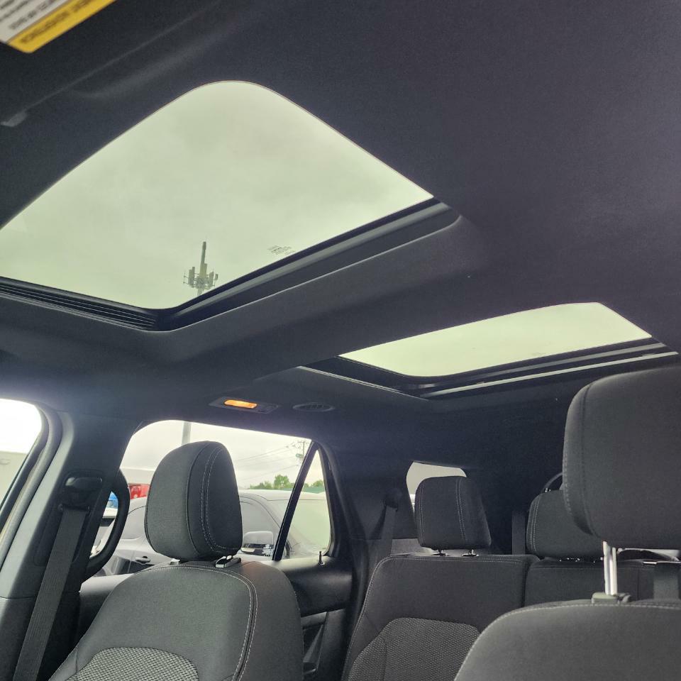 Photo 7 of this FORD EXPLORER